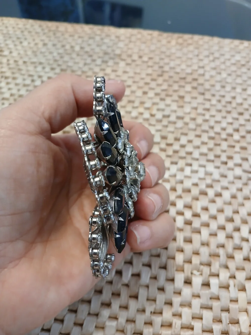 Elegant Black and Clear Crystal Floral Brooch - Women Jewelry. Vintage 50s